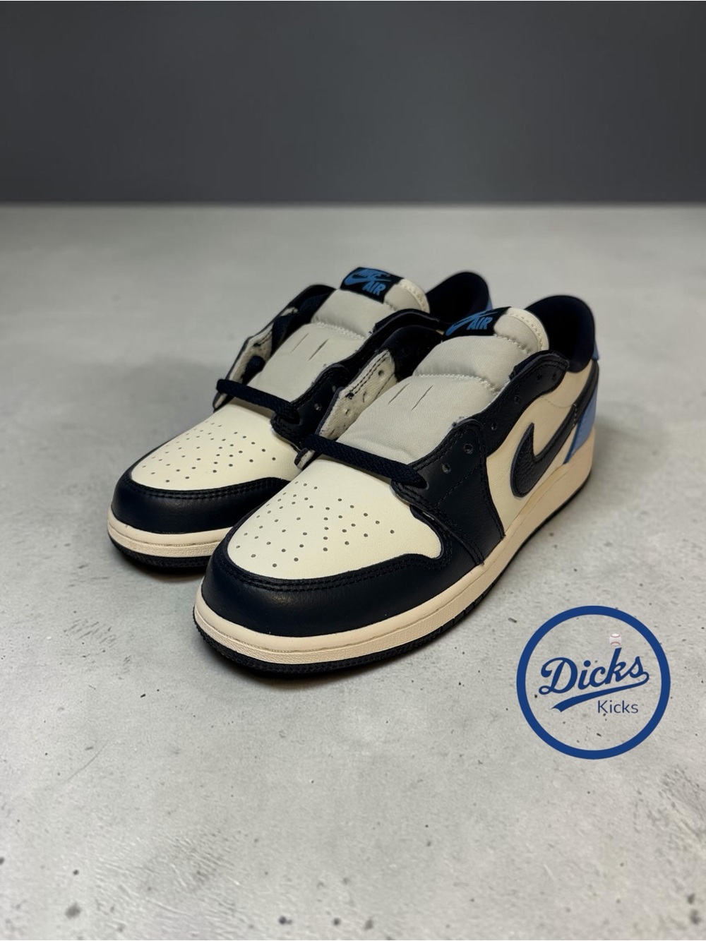 Jordan 1 low (GS) Obsedian Dunks